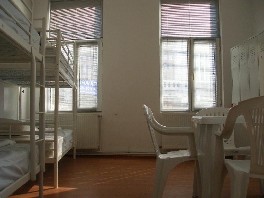 Kretan Hostel Bucarest Habitación foto