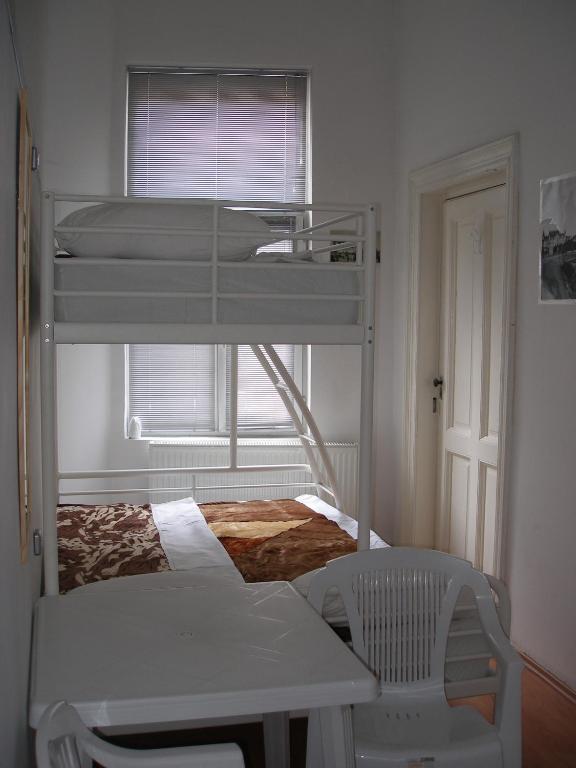 Kretan Hostel Bucarest Habitación foto