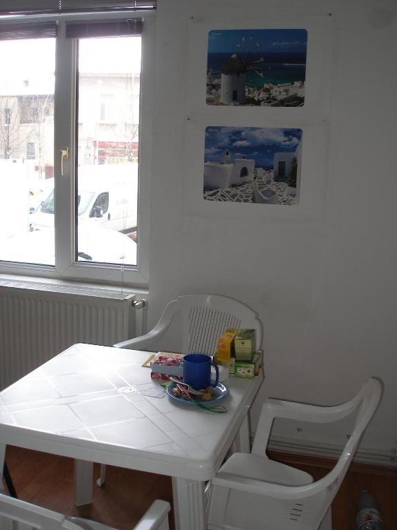 Kretan Hostel Bucarest Habitación foto