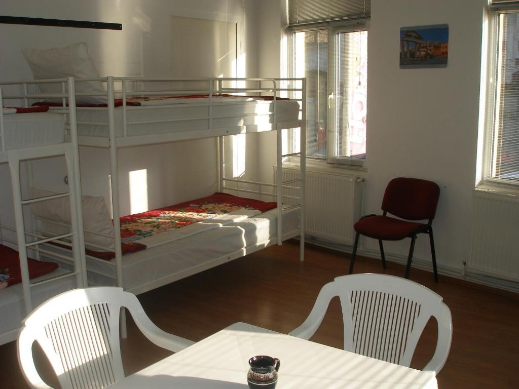 Kretan Hostel Bucarest Habitación foto