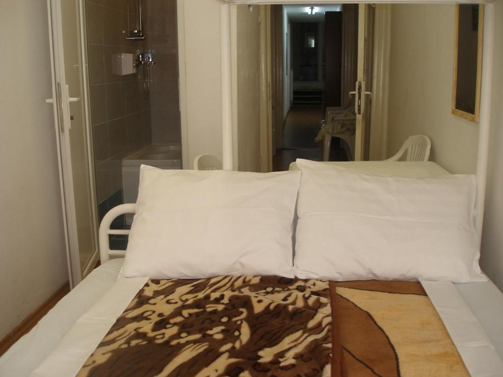 Kretan Hostel Bucarest Habitación foto