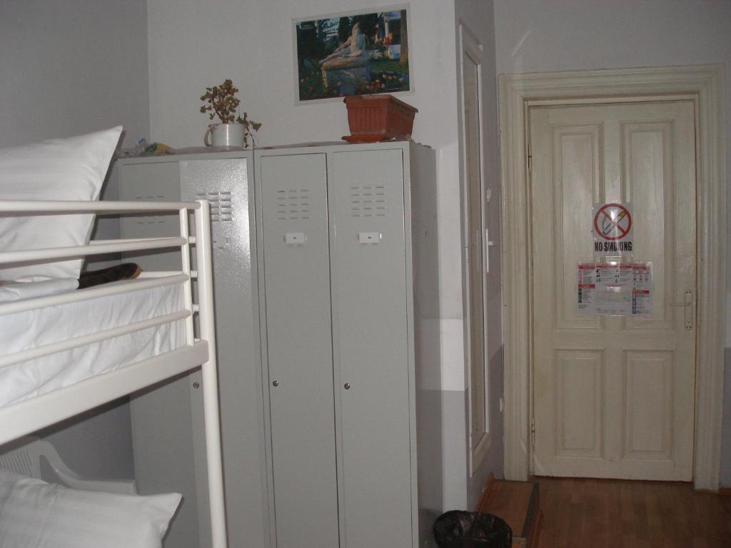 Kretan Hostel Bucarest Habitación foto
